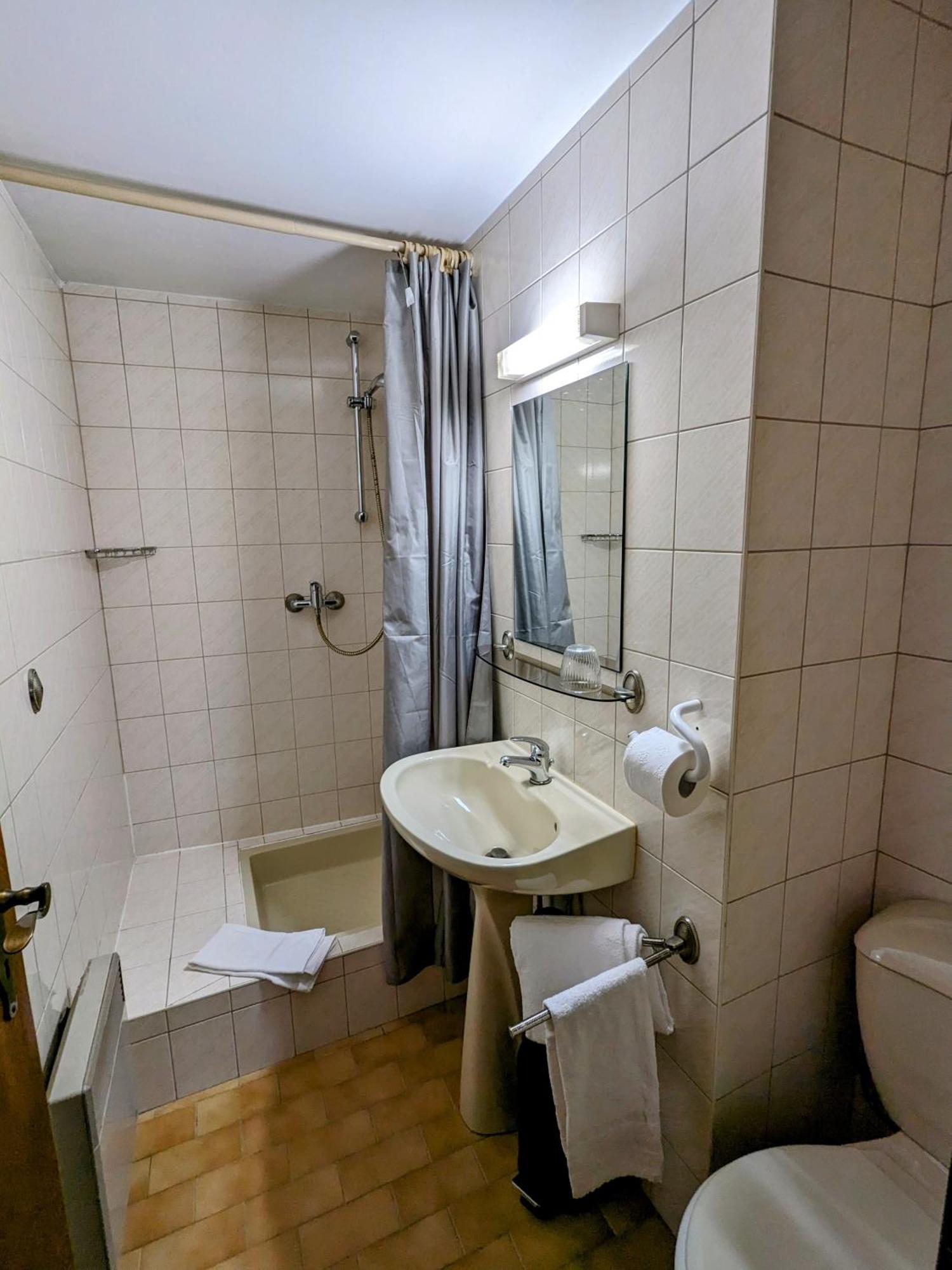 Hotel Le Chasseur Illkirch-Graffenstaden Esterno foto
